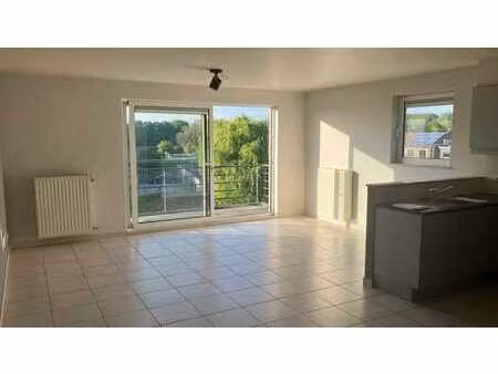 appartement prêt à l'emploi avec 2 chambres