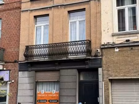 bien de rapport a rénover de 210 m² compose de 3 unites reco