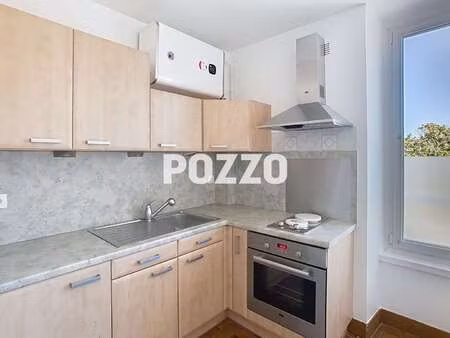 location appartement t1 à saint-hilaire-du-harcouët (50600) : à louer t1 / 32m² saint-hila