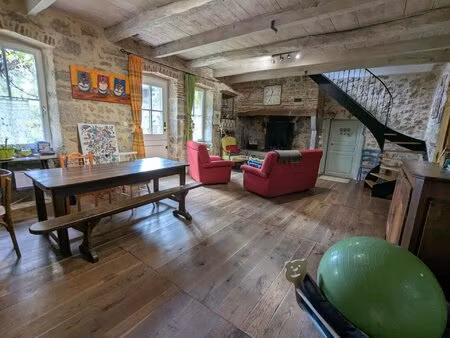 ensemble immobilier à deux pas de saint cirq lapopie