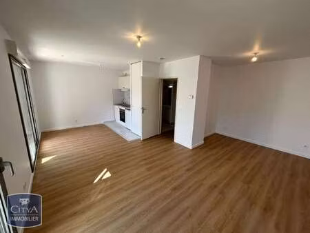 location appartement t1 à cholet (49300) : à louer t1 / 35m² cholet