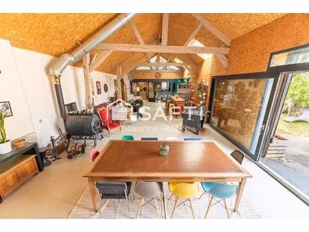 loft exceptionnel 280 m2 toit cathedrale+ 2 dependances bien rare a rouen