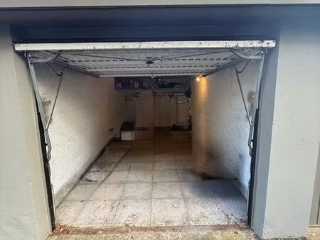 garage sécuriser avec porte automatique