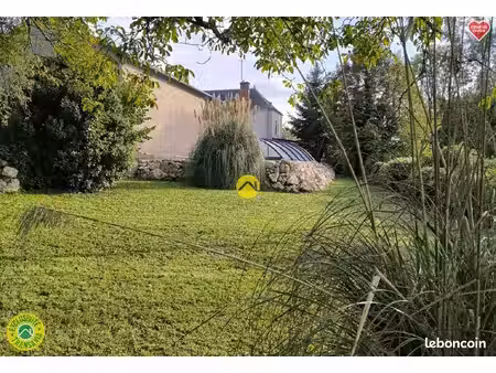 longère 212m².dépendances 450m²