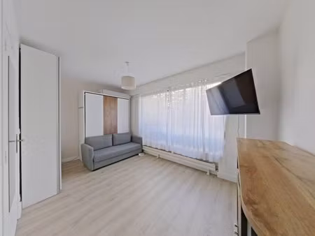 studio meuble - volontaires