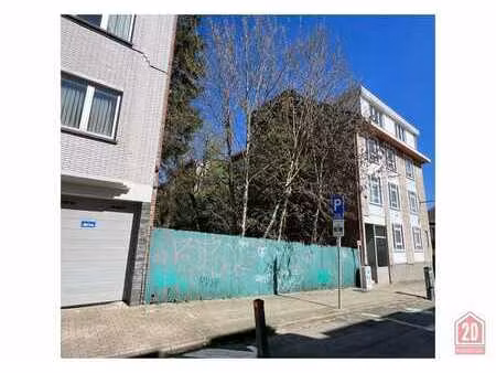 bonnivers-2d : terrain à bâtir, au coeur d'un quartier d'aud