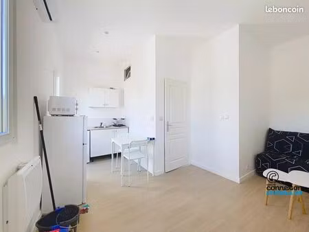 studio 1 pièce 18 m²