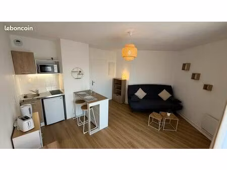 studio meublé tout confort avec balcon,parking,piscine