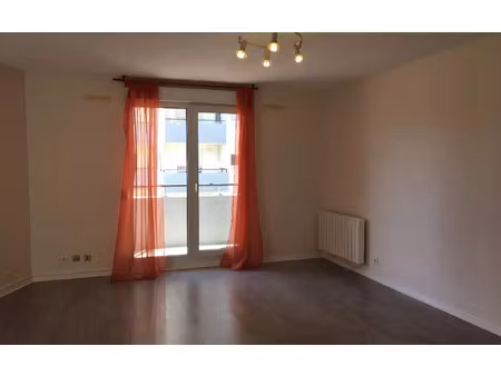 location appartement, m² t-1 à lyon 3, 823 €