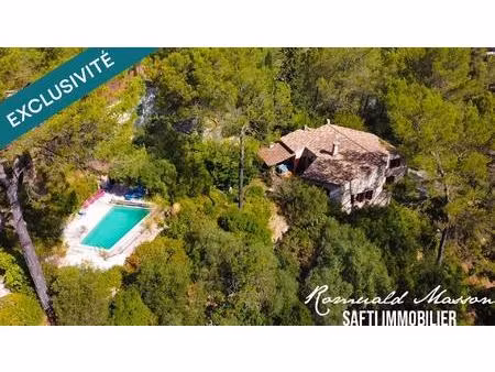 une véritable maison de famille au cœur de la nature, proche du village