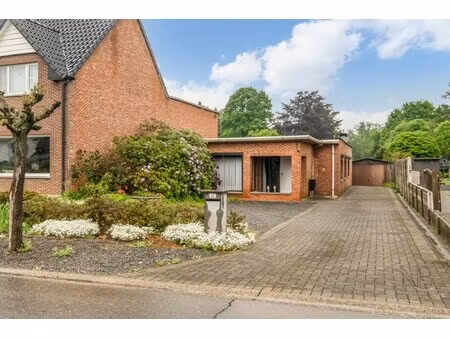 gelijkvloerse woning op 13a 38ca – te renoveren of af te breken voor nieuwbouw aan 6% btw