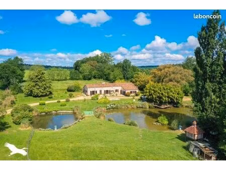 maison 7 pièces 250 m²