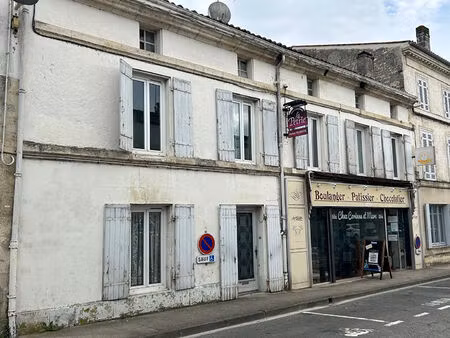 maison 6 chambres et dépendances à 10 min du centre