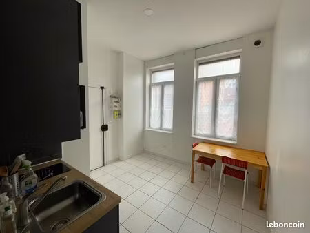 beau t2 meublé - campus / métro gare de roubaix