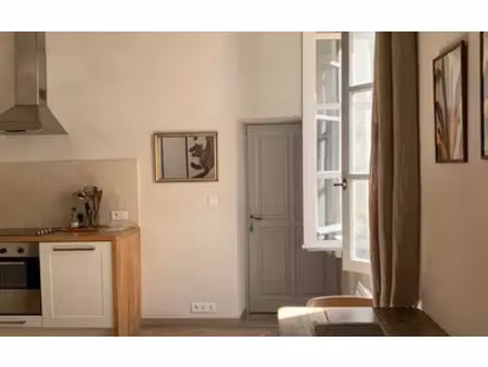 uzès (30700)