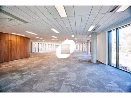 location bureaux 652 m² à 9 157 m²