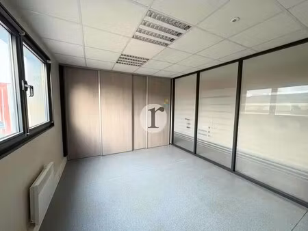 location bureaux 324 m²