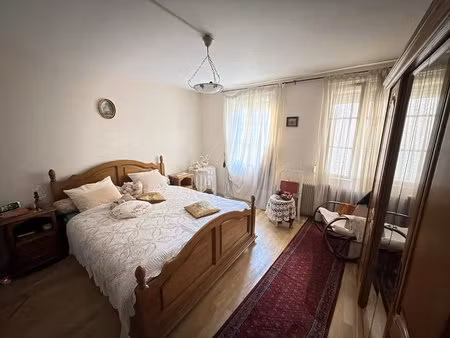 robertsau, appartement 3/4 de 82 m2 avec cour de 32m2 vendu loué