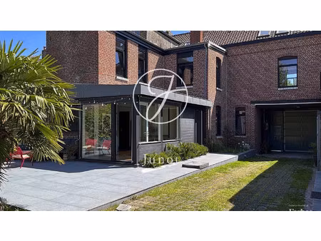 maison de luxe à vendre dans le quartier croisé laroche-rouges barres