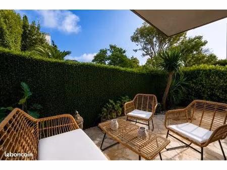 bas cimiez – studio meublé d’exception avec terrasse plein sud de 40 m²