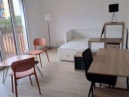 location appartement t1 meublé à la roche-sur-yon centre ville (85000) : à louer t1 meublé