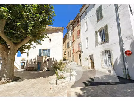villecroze, maison de village 8 pièces 143m², cour intérieure