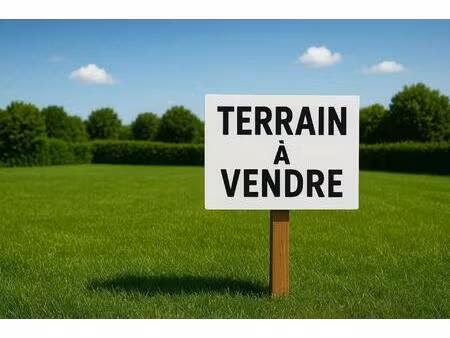 terrain constructible et viabilisé de 457m² à proximité immédiate centre ville
