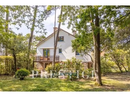 villa 7 pièces 145 m²