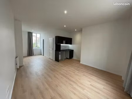 studio 1 pièce 33 m²
