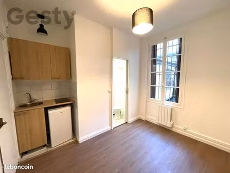 appartement 1 pièce 10 m²