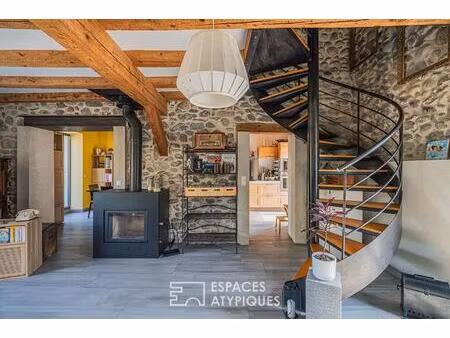 l'élégance minérale, maison de village du xixème siècle réinventée
