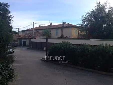 t2 en rez de chaussée avec balcon