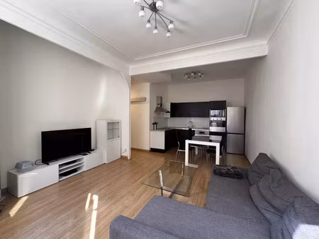 location appartement 2 pièces 44m2 marseille 6eme (13006) - 864 € - surface privée