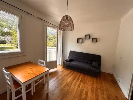 studio meublé à la tronche