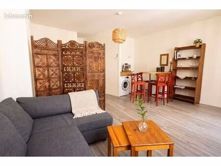 lyon 1 – hôtel de ville | studio 33 m² au pied des pentes, impasse sécurisée