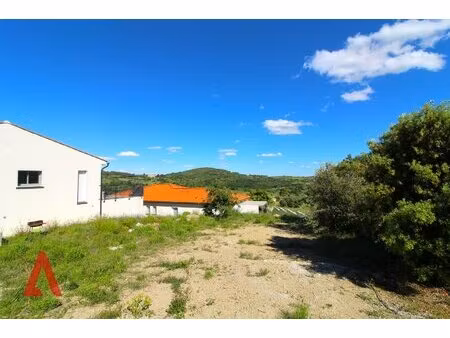 rare à gabian magnifique terrain viabilisé de 406 m² avec vue dominante sur le château de.