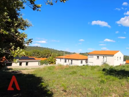 rare à gabian magnifique terrain viabilisé de 460 m² avec vue dominante sur le château de.