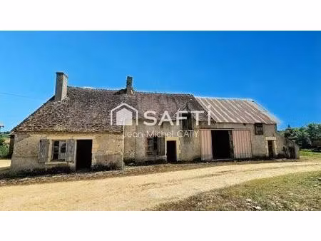 maison ancienne a renover ou espace de stockage