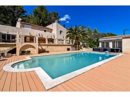 maison de 8 pièces de 203 m² à auriol