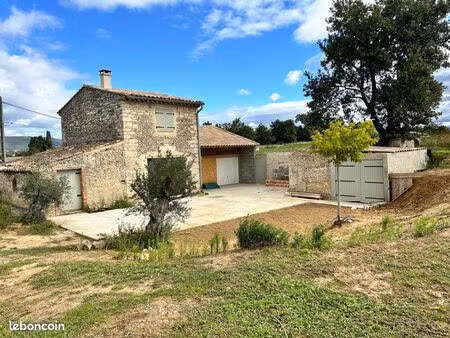 à louer : charmante maison meublée de 120 m2 à sauzet, drôme et terrain arboré de 1500m2 (