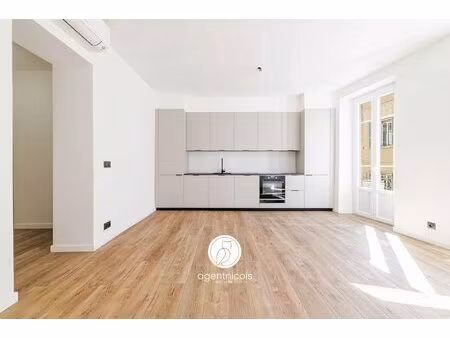 nice // carré d'or - rue de france : 3 pieces / balcon sud / rénové / avant dernier etage