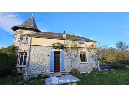maison 8 pièces 160 m²