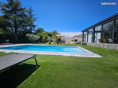 superbe villa esprit bali avec piscine – 132 m² – pourrières