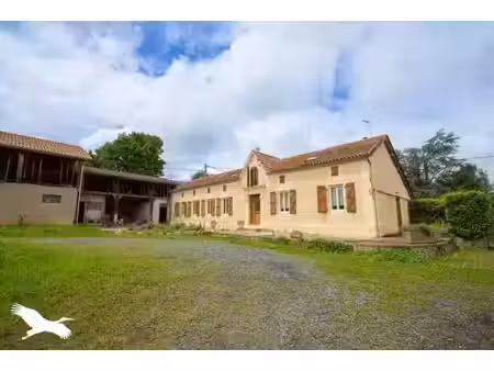 vente maison 5 pièces 235 m² à buzon (65140), 206 000 €