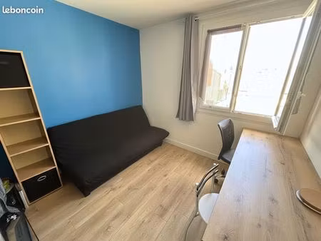 hypercentre studio (3iè ascenseur) et parking privatif, gardien, entre ruban bleu et plage