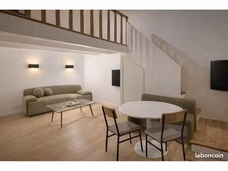 t2 duplex meublé – terrasse – place estienne d’orves