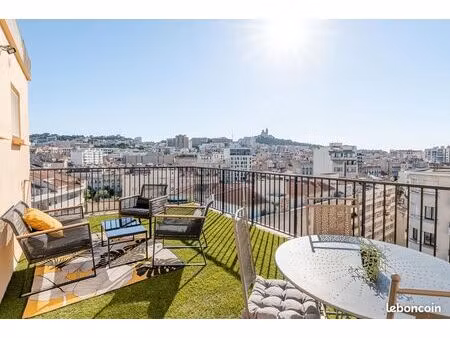 t2 meublé d’exception avec terrasse panoramique – vue notre-dame de la garde – marseille 6