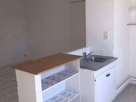 location appartement 3 pièces à laval avesnières (53000) : à louer 3 pièces / 50m² laval a
