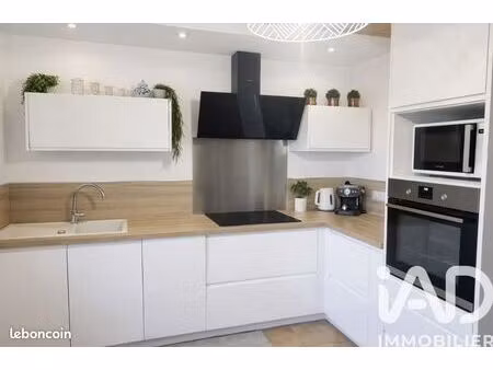 maison 9 pièces 180 m²