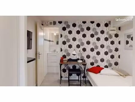 studio meublé de 15m² au 1er étage sur cour